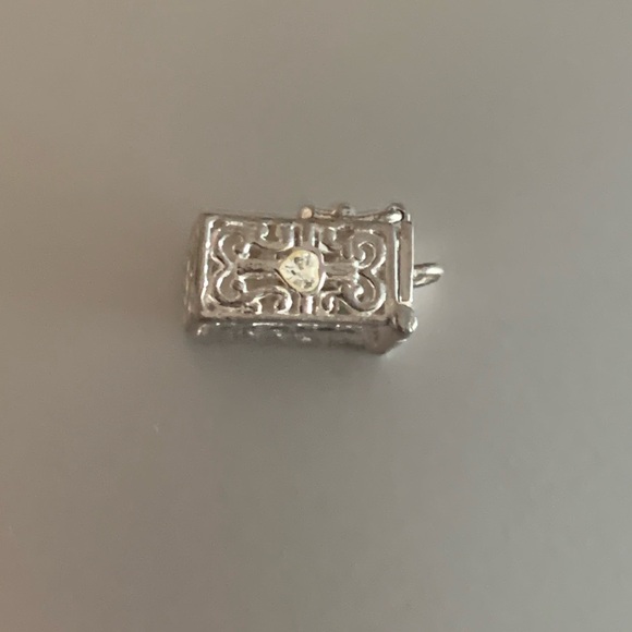 Vintage Sterling Silver Tiny Prayer Box Charm, Stamped 925 - Picture 11 of 11
